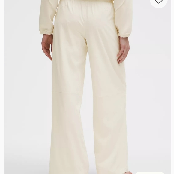 Lululemon Swift Mid-Rise Wide-Leg Pant - Bone - Size 12 Small Stain - Picture 2 of 12